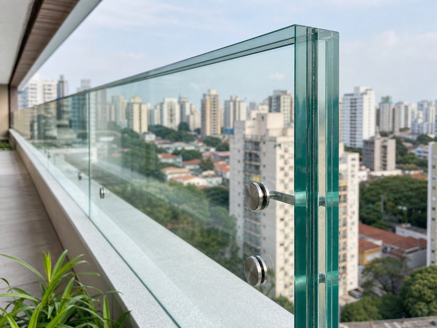 guarda-corpo com vidro laminado